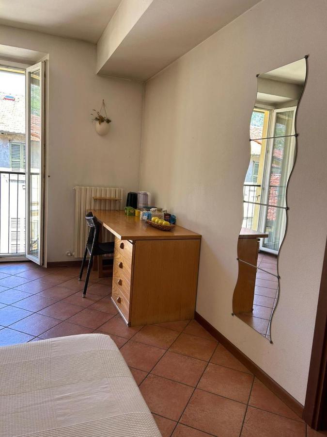 Lecco Only Females Guest House Bagian luar foto
